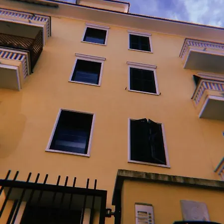 “ La Casa Dell' 8 “ * Rom